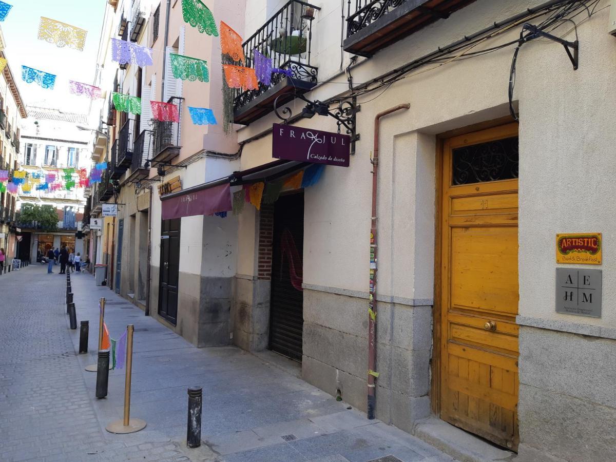 Hostal Artistic B&B Madrid Exterior photo